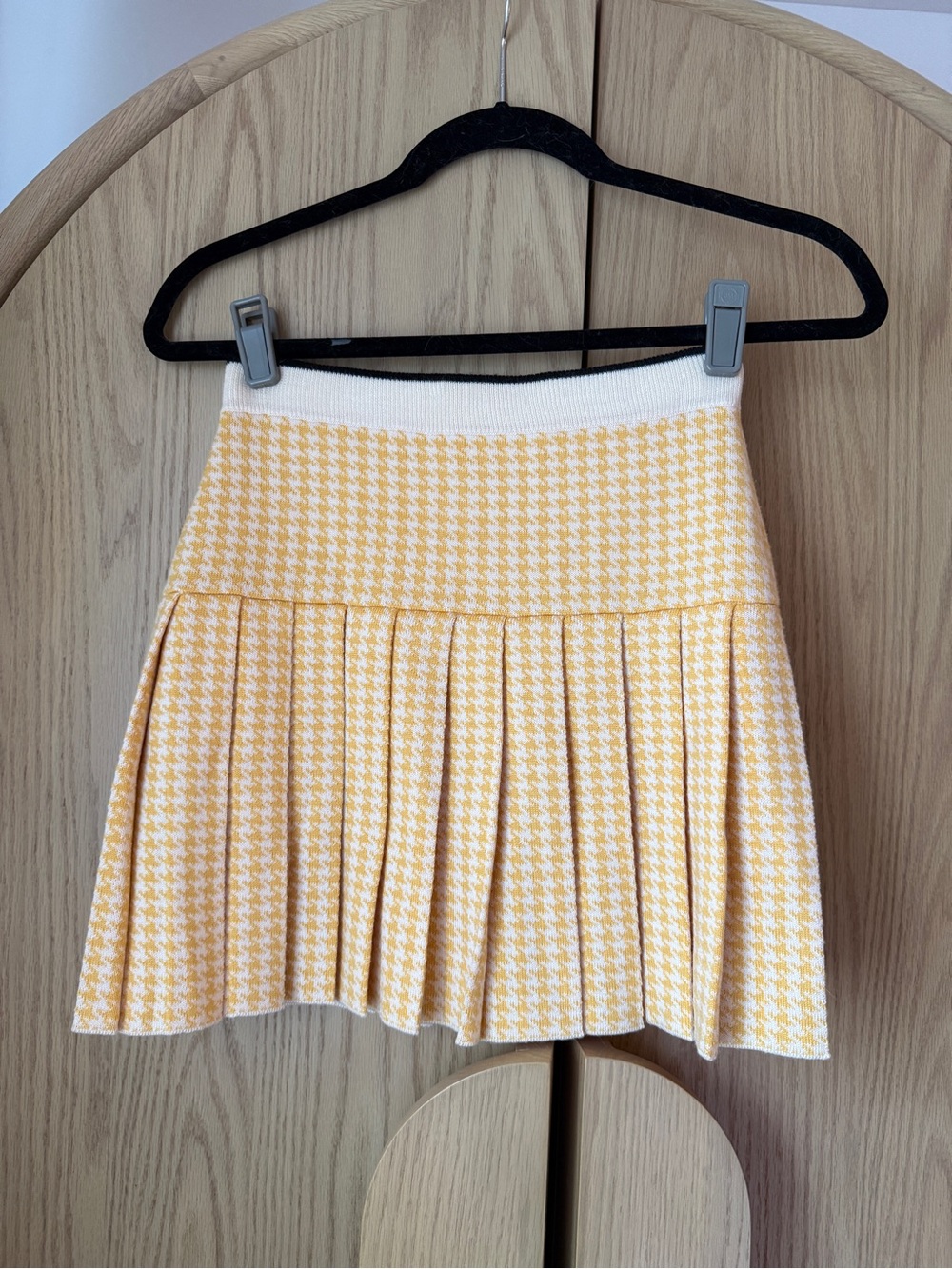 Miu Miu Yellow & White Houndstooth Pleated Skirt Size 36